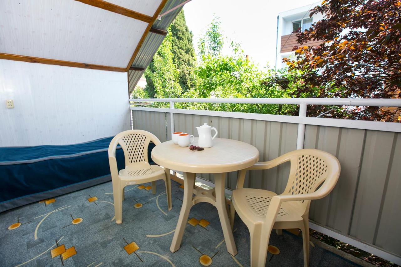 Guest House Lavr 加格拉 外观 照片