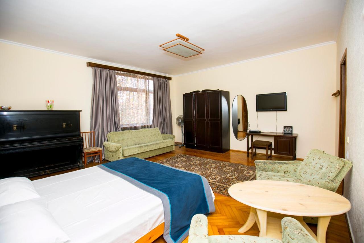Guest House Lavr 加格拉 外观 照片